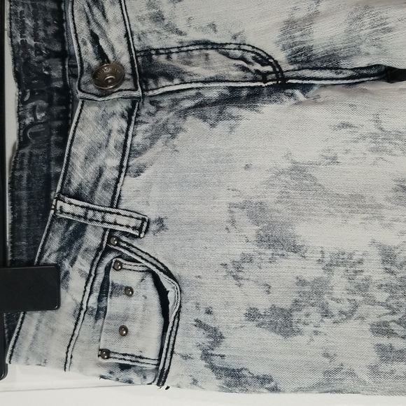 Grey Acidwashed Skinny Jeans w. Button Bottoms - Picture 4 of 8